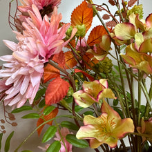 Afbeelding in Gallery-weergave laden, Kunstbloemen herfstboeket abonnement Silk-ka