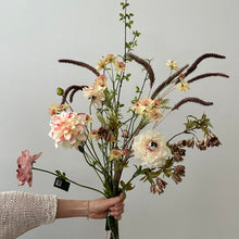 Afbeelding in Gallery-weergave laden, Kunstboeket Silk-ka Boeket Timeless Choice. Bloemen abonnement