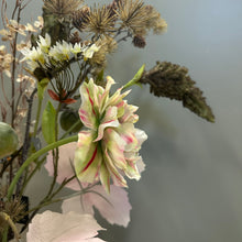 Afbeelding in Gallery-weergave laden, Silkka zijden bloemenboeket Boeket Frosted Elegance L // Abonnement Bloemings Atelier Nijmegen
