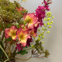 Afbeelding in Gallery-weergave laden, Kunstbloemen Silkka boeket Bloemings Atelier Nijmegen
