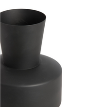 Afbeelding in Gallery-weergave laden, Vaas Novali Mat Zwart light-living Bloemings Atelier Nijmegen