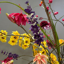 Afbeelding in Gallery-weergave laden, Silk-ka Boeket Rainbow Bloom XL, kunstbloemen abonnement. Bloemings Atelier Nijmegen