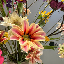 Afbeelding in Gallery-weergave laden, Silk-ka Boeket Rainbow Bloom XL, kunstbloemen abonnement. Bloemings Atelier Nijmegen