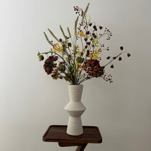 Afbeelding in Gallery-weergave laden, Silk-ka Boeket Classic Autumn Bloemings
