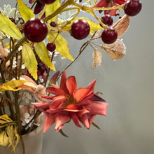 Afbeelding in Gallery-weergave laden, Silk-ka kunstbloemen boeket Nordic Glow bloemen abonnement Bloemings Atelier Nijmegem

